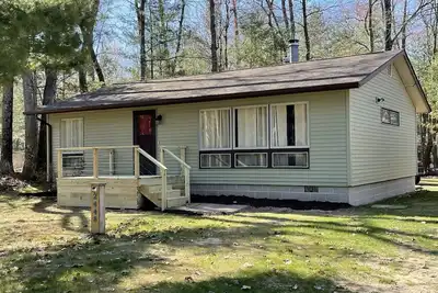 Image de Entire house steps from the beach