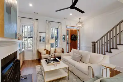 Image de Luxury Town House on Liberty in Downtown Savannah!