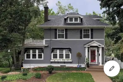 Image de Village of east Davenport retreat