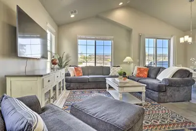 Image de Washington Townhome w/ Patio + Resort Perks!