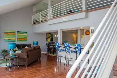 Image de Amazing Penthouse 4 bdrm + loft and 2 Decks
