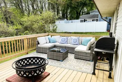 Image de Private deck, backyard and dog-friendly just 12 minutes to Annapolis