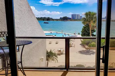 Image de 440 West Condos 304-N Direct Gulf Front and Waterside Pool