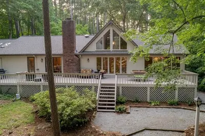 Image de Timeless Lake Gaston Family-Friendly Retreat!