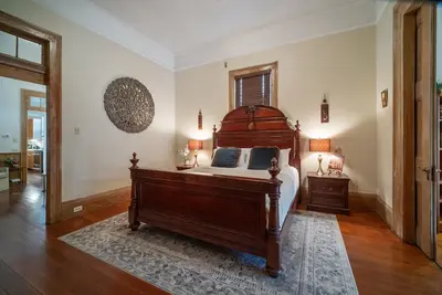 Image de Sophisticated Oasis w\/Pool, Near Frenchmen