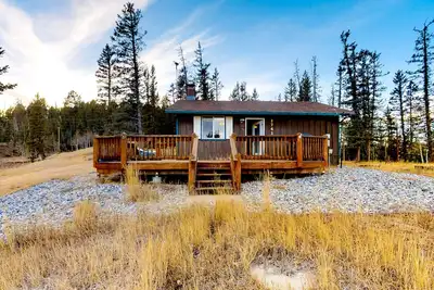 Image de Secluded retreat w\/wood stove, free WiFi, mountain & valley views, washer\/dryer