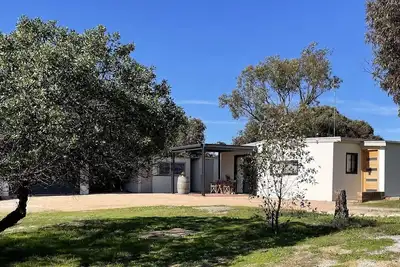 Image de Little Douglas Holiday Shack - A rare opportunity to rent a property in this idyllic coastal community