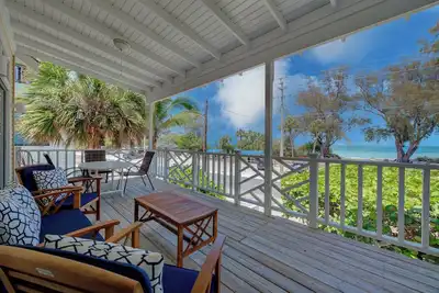 Image de Wake up on the waters of Tampa Bay in a north Anna Maria home.