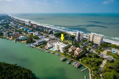 Image de Steps to the Beach, Beautiful Back Water Views!