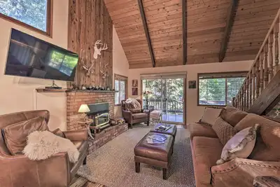 Image de Lake Arrowhead Cabin w\/ Decks < 2 Mi to Village!