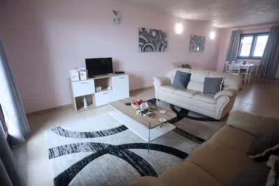 Image de Immaculate large house with panoramic views
