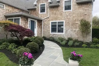 Image de Southampton House, heated pool, golf, and minutes from town and ocean!