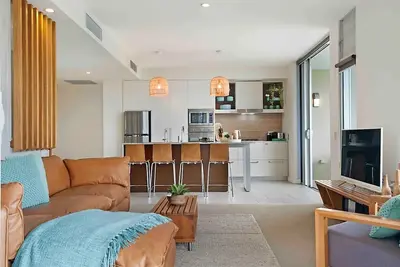 Image de Noosa Luxury, mins to beach. Ocean and bush views.