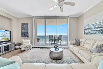 Image de Indigo East 702- Beachfront Views in Luxury Resort