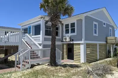 Image de Suzanne's Cottage By The Sea -Oceanfront 4 Br, 2 Baths, 1 Level Beach House