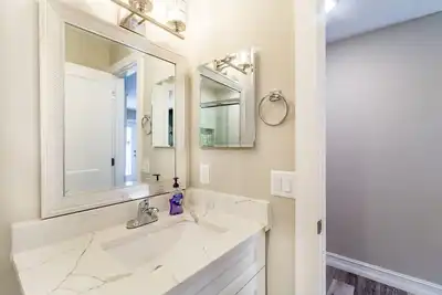 Image de Ocean View Townhouse right across from the beach with beach access.