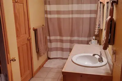Image de Dog Friendly, Cozy 3 Bdrm Cabin in the Woods