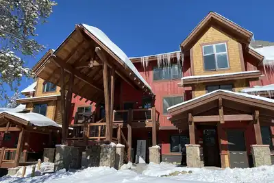 Image de Brand New Luxury Townhome/Private Hot Tub/Private Patio