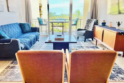 Image de Ocean views. Racquet Club in newly renovated unit. Walk to the best of Vero! !