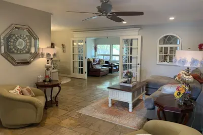 Image de Beautifully remodeled N. Phoenix home close to everything
