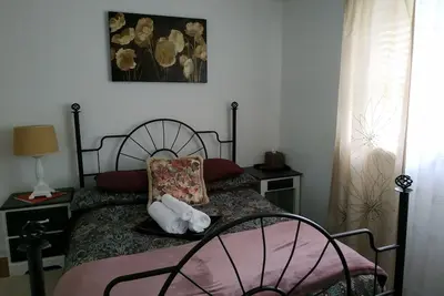 Image de Newly renovated entire guest suite in Orange County.
