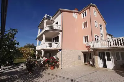 Image de Appartement de vacances avec air conditionné et balcon