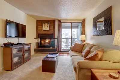 Image de Ski in/out Cozy 1 Bedroom Condo in East Village with available hot tub! Fp211