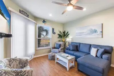 Image de Charming Condo, just a Short Walk to the Beach w/Pool, Hot Tub & More!