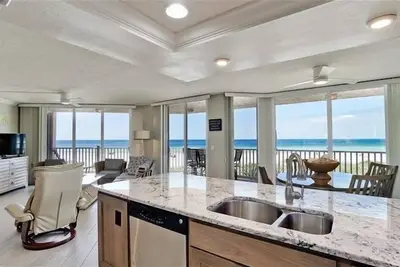 Image de Anna Maria Island Club 14 - Condo 2 Bedroom/ 2 Bath beach view, maximum. . .