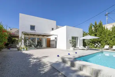 Image de Superbe Maison Moderne À 350 M De La Mer!