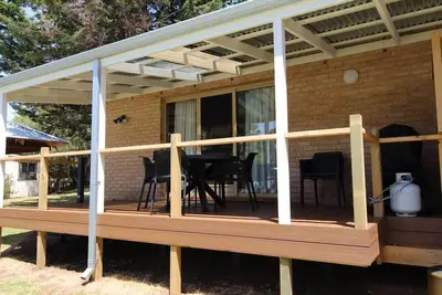 Image de Riverscape Cottage No. 6 - Riverscape - unit 6 with views over the Blackwood River and cosy fire place
