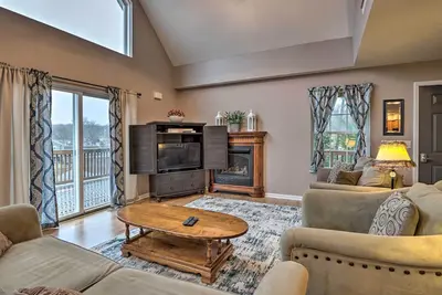 Image de Deck & Fire Pit: Lake-View Osage Beach Home!