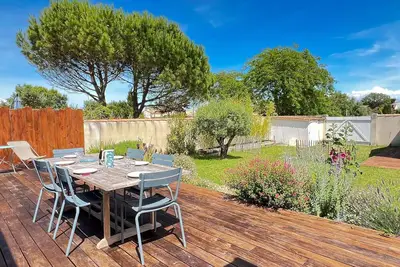 Image de Villa proche plage avec annexe, jardin et parking