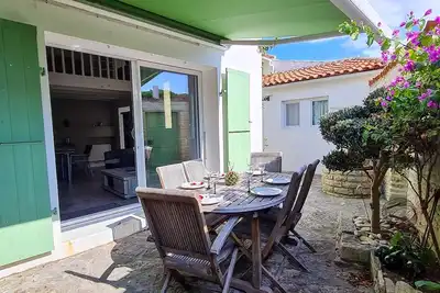 Image de Charmante villa au cœur du Village avec cour