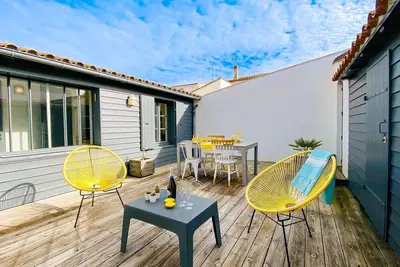 Image de Charmante villa familiale avec sa cour ensoleillée