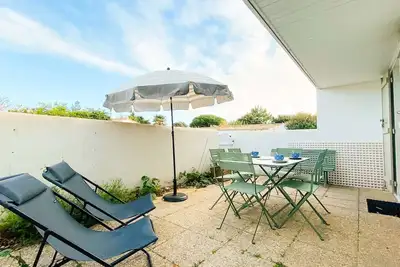 Image de Appartement avec cour, piscine commune et parking