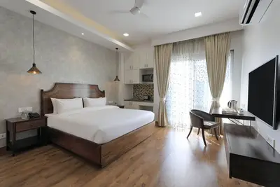 Image de Hydewest India Luxury Orchid Gold King Studio with Kitchenette