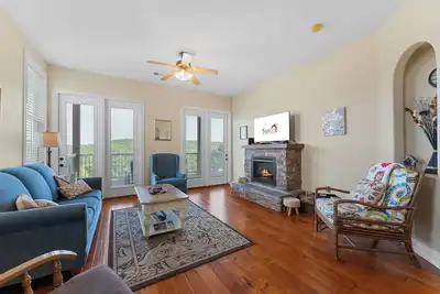 Image de Thrilling Lake Views and Fresh Ozarks Air! Come Find Peace in the Mountains!
