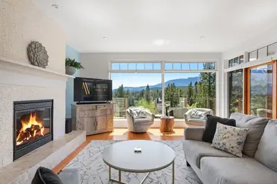 Image de Lakeside Oasis | Hot Tub |Mountain & Lake Views