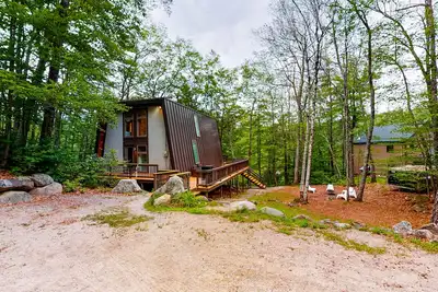 Image de Serenity on the Water near skiing with lake view, 3 kayaks, dock & firepit