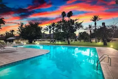 Image de The Desert Martini-A Mid-Century Modern-Luxury