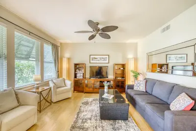 Image de Serene, golf course-adjacent getaway w/Ac, a shared pool & free WiFi