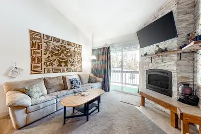 Image de Perfect mountain getaway near the slopes with private balcony & hot tub access