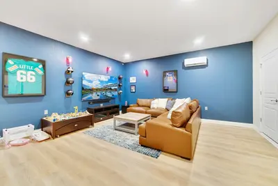 Image de 5br/5ba All Baby Gear, Resort Dualing Waterslides, 85\" Tv,