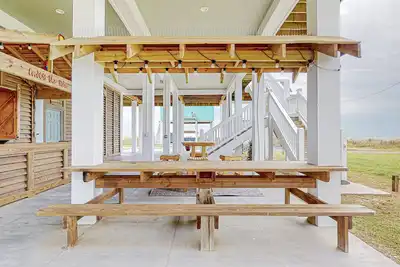 Image de EnJoy the View: 4 Br, 3 Ba House in Crystal Beach, Sleeps 13