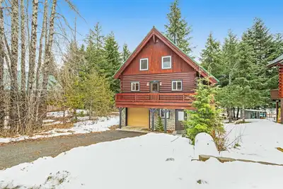 Image de Three-story rural cabin + loft w\/private washer\/dryer, deck, & high-speed WiFi