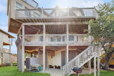 Image de Waterfront House w/ Private Hot Tub, Free WiFi, Water View, Shared Pool