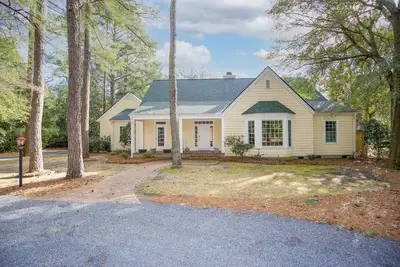 Image de 510 Linden : 5 Br, 5 Ba House in Pinehurst, Sleeps 12