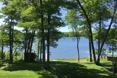 Image de Charming Log Cabin on Beautiful Lake Butterfield