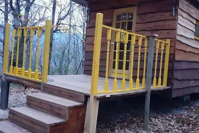 Image de Back to basics the Daffodil trailer close to the hiking trails
